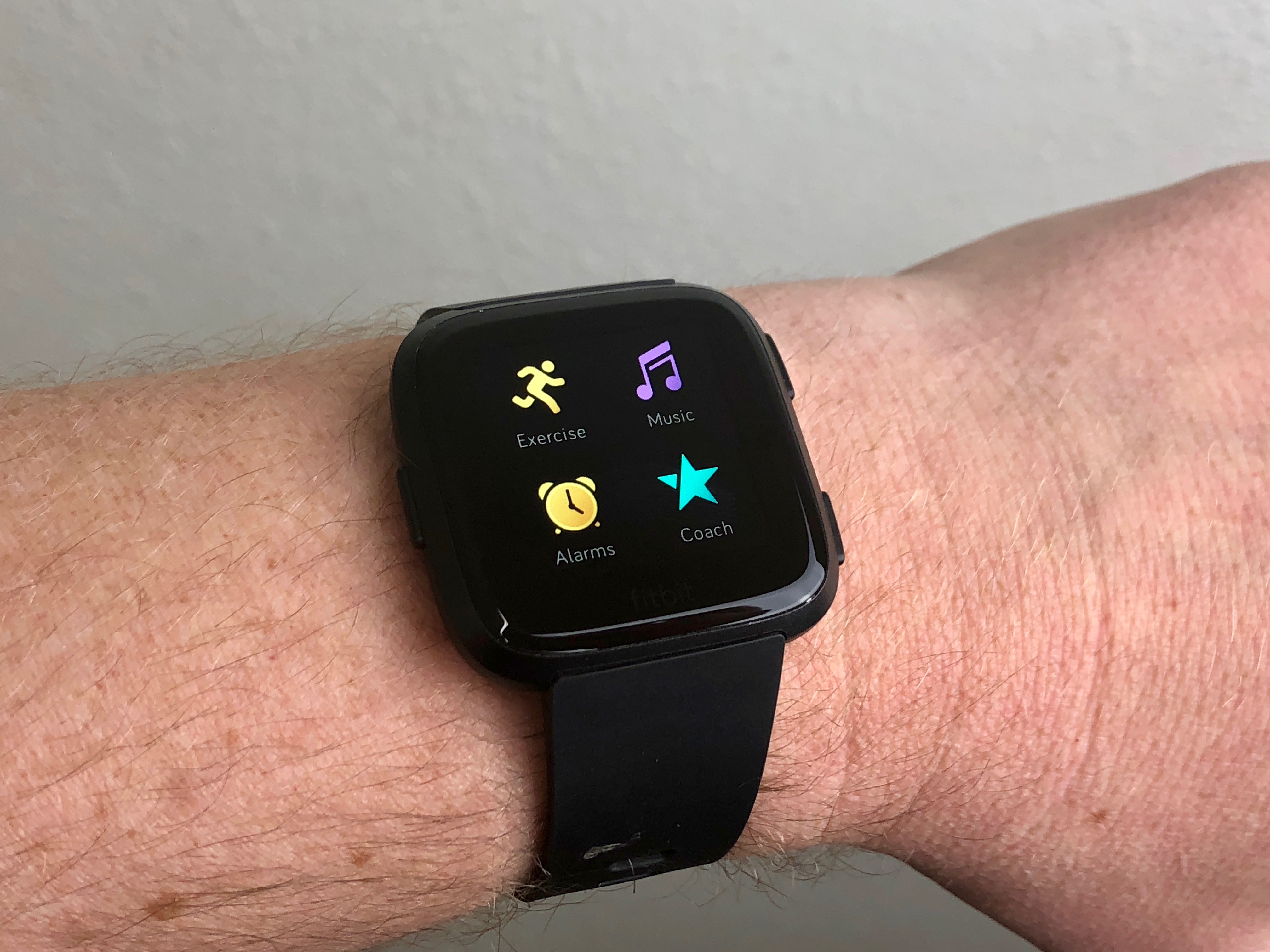 what can you do with a fitbit versa