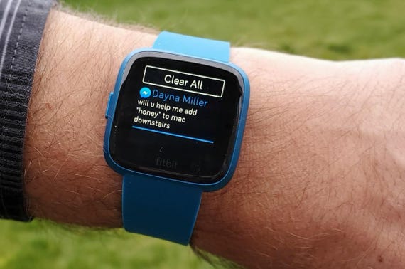 is fitbit versa compatible with samsung s10