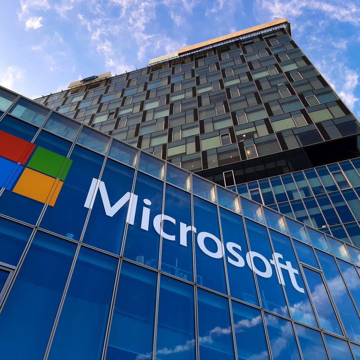 „Microsoft“ leis darbuotojams dirbti iš namų ir po pandemijos