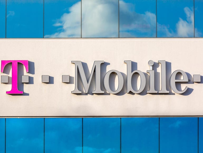 T-Mobile dice que los piratas informáticos accedieron a los datos del usuario, pero no confirmarán la violación del SSN para 100 millones de clientes