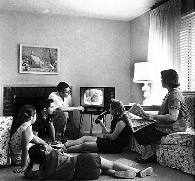television_1958_us-national-archives.jpg