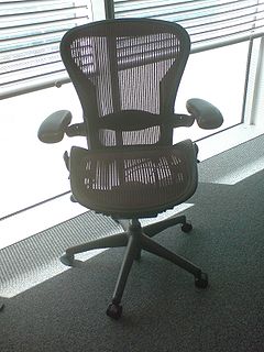 240px-aeron_chair.jpg
