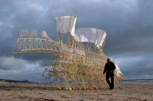 strandbeest_and_theo-300x198.png