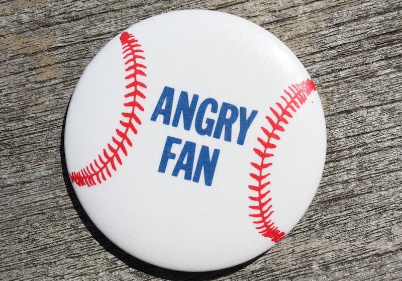 angry-fan-button-ontablehalper-4.jpg