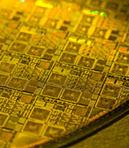 Silicon-on-Sapphire wafer