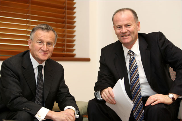 Sir Peter Gershon and Finance Minister Lindsay Tanner