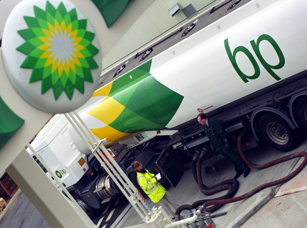 BP's outsourcing deal with HP will allow the oil company to experiment with cloud computing