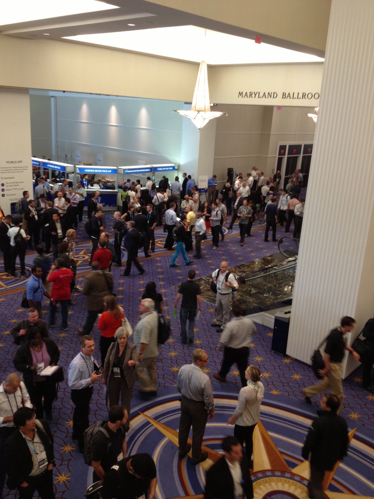 Conference crowd-Gaylord National Convention Center September 2013-photo by Joe McKendrick