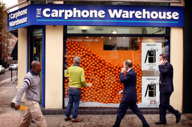 Carphone Warehouse's Oxford Street store advertises the Orange-flavoured iPhone