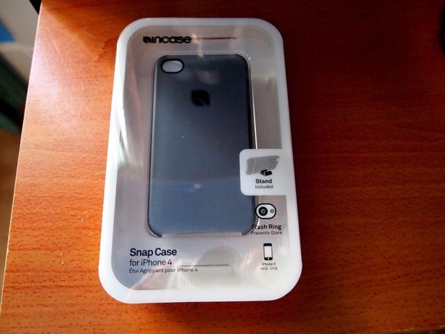 zdnet-rachel-king-iphone-incase-snap-case-001.jpg