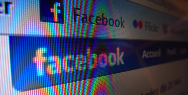 facebook-addict-2011-igen-zaw2.png