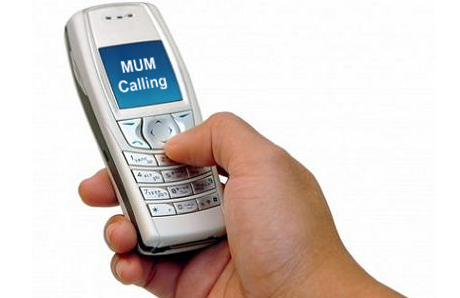 mum-calling-mobile-phone-hand-zaw2.png
