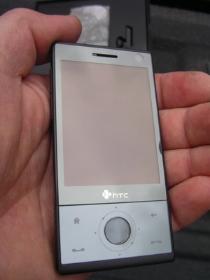 TouchFLO 3D, FM radio, and text input methods on the HTC Touch Diamond