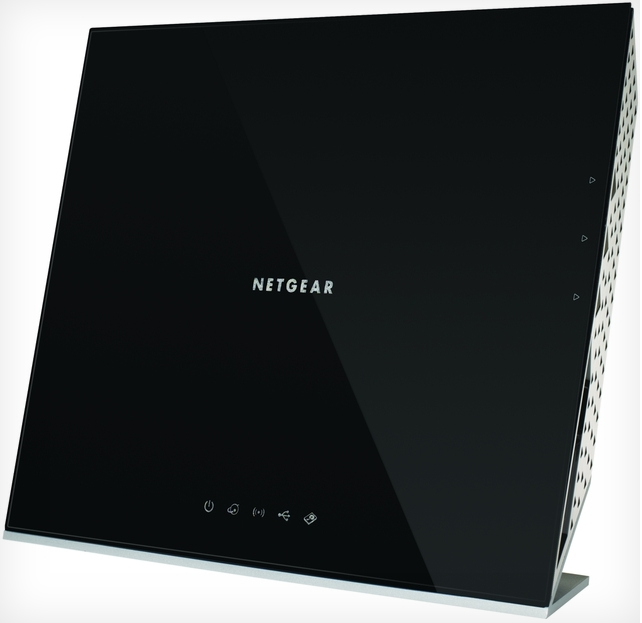 netgear-media-storage-router-wndr4700-ces2012-lg.png