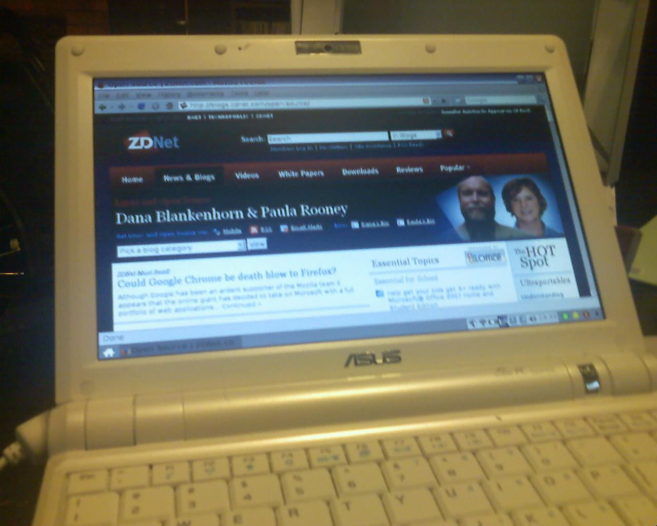ASUS EeePC with ZDNet Open Source home page displayed