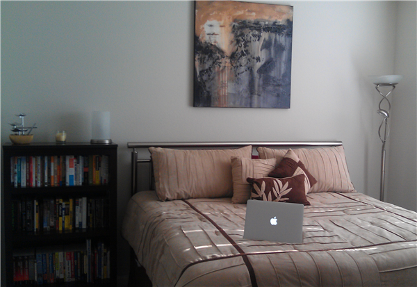 bedroom-macbook-air.png