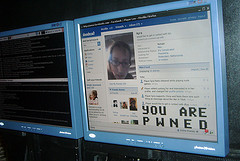 Cross-network worm squirms through Facebook, MySpace