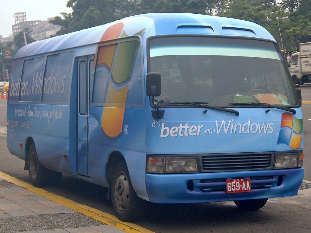 2008Computex_Microsoft_Shuttle_Bus_659AA