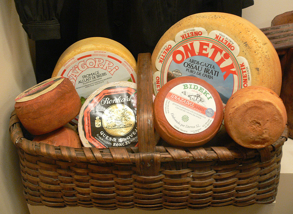 1024px-Euskal_Museoa_cheese