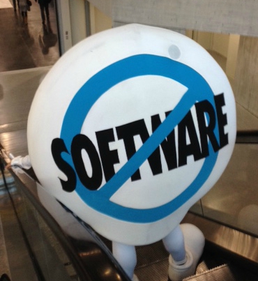 cloud-no-software-cropped-salesforce-conf-11-2014-photo-by-joe-mckendrick.jpg