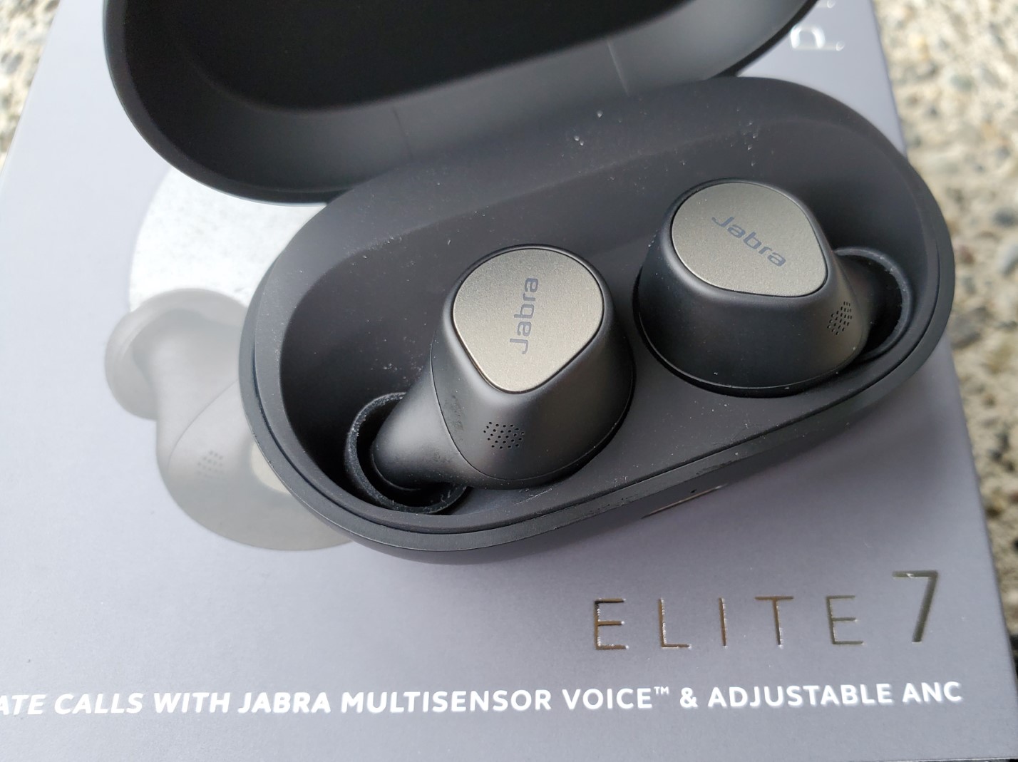 オーディオ機器 イヤフォン Jabra Elite 7 Pro review: Buy for outstanding phone calls, not for 