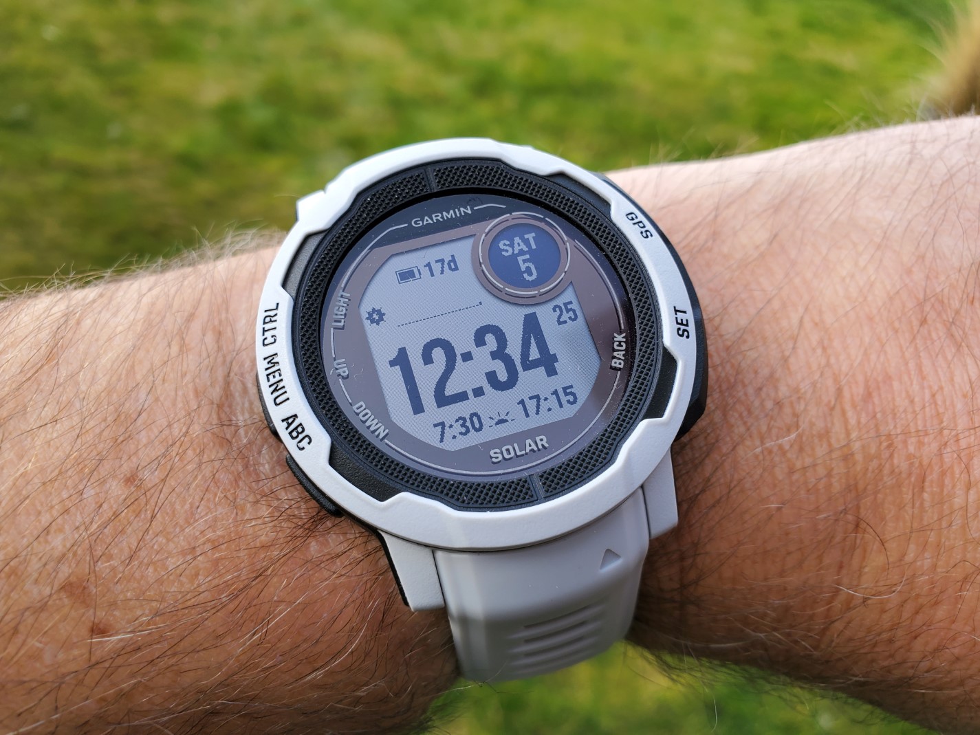 Why the Garmin Instinct Solar is still my all-time favorite running watch