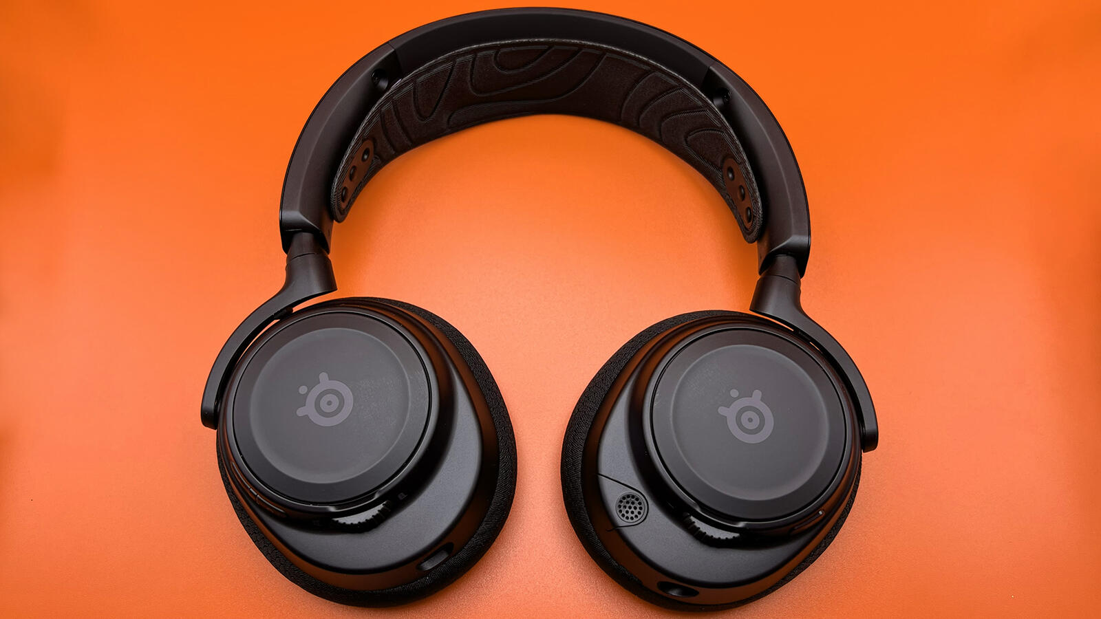 SteelSeries Arctis Nova 7 Wireless review: A contender for any size | ZDNET