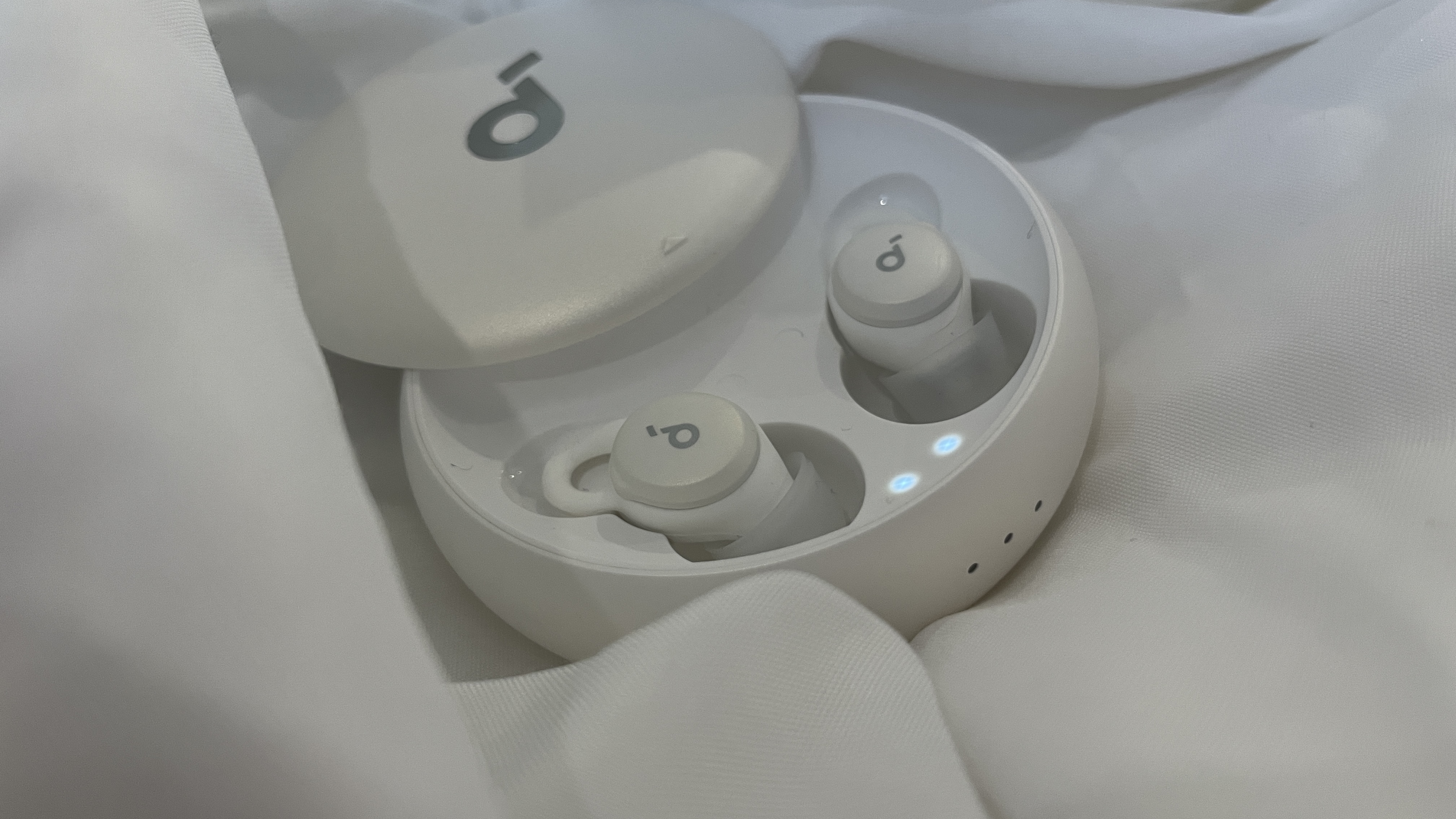 Can I Wear Airpods Pro While Sleeping? Discover the Pros and Cons