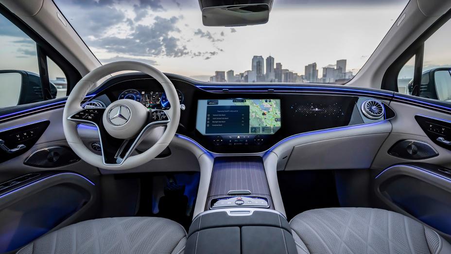 Mercedes-Benz  : les commandes vocales alimentées par ChatGPT arrivent dans les voitures