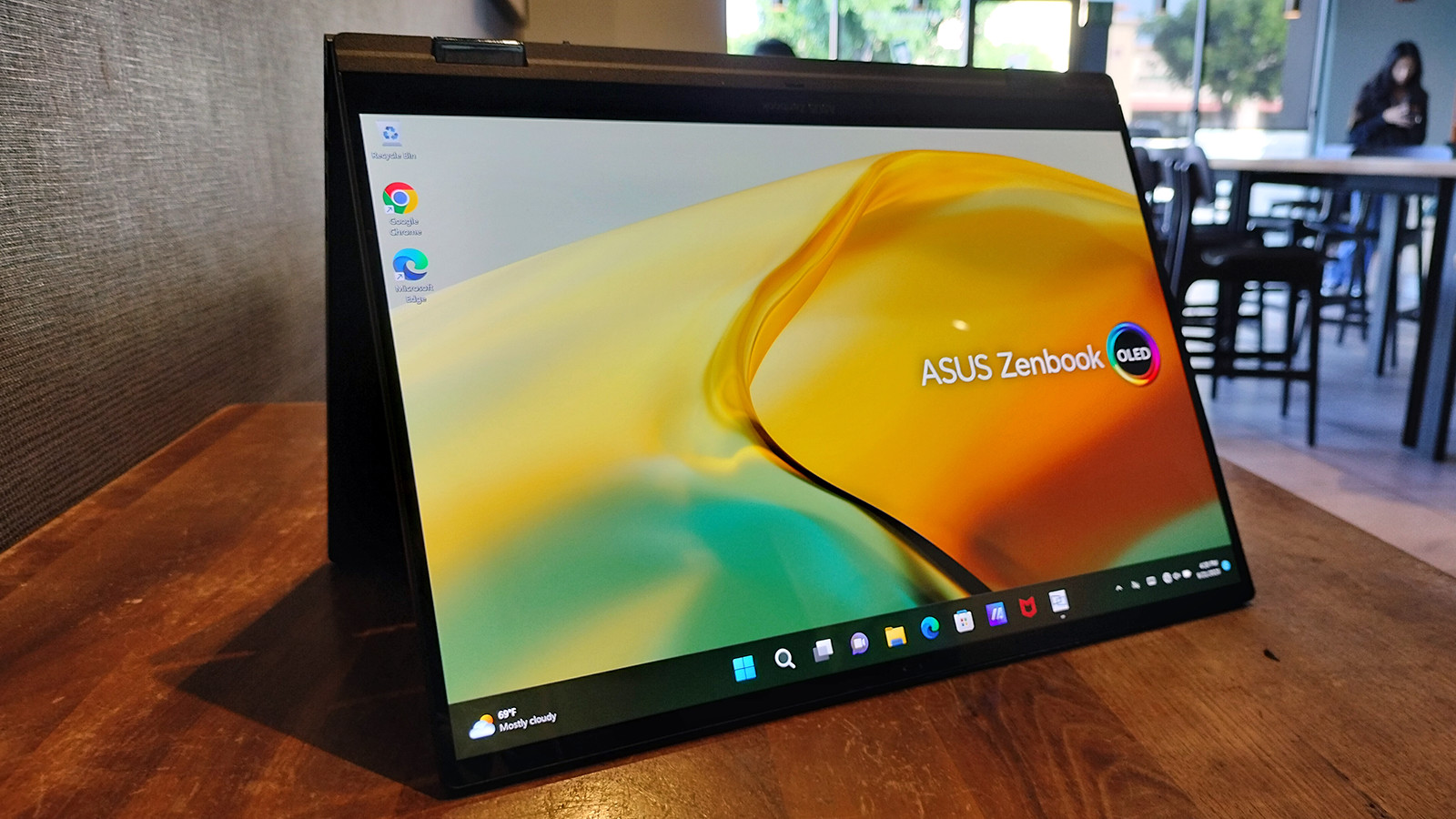 Zenbook 14 Flip OLED : pouvez-vous trouver un ordinateur portable plus beau au même prix ?