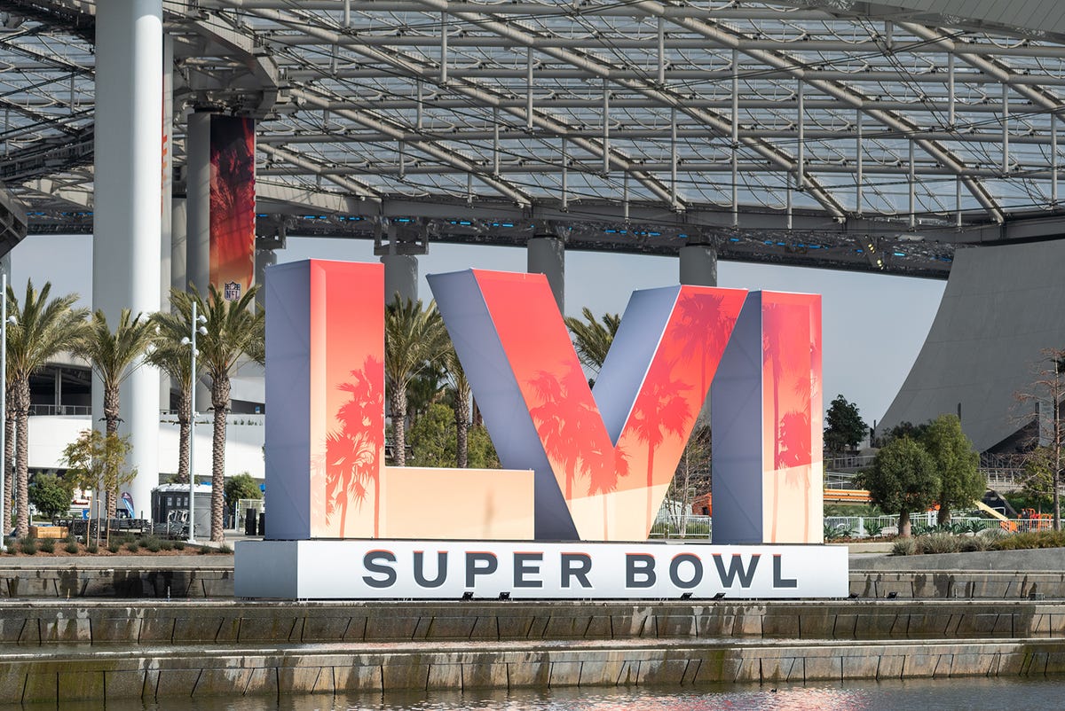 how-to-watch-super-bowl-2022-gettyimages-1238126177.jpg