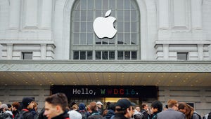 wwdc-crowd-and-exterior-8684.jpg