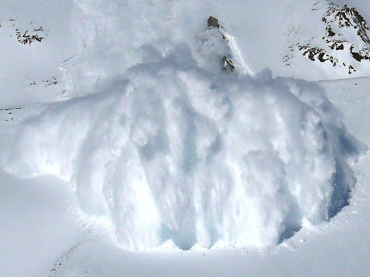 avalanche wikimedia commons