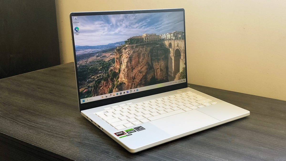 Asus&#8217;s new laptop is a solid MacBook alternative that&#8217;s better in several ways