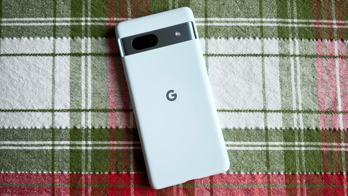 Google’s Pixel 7a is a steal for $374 on Cyber Monday