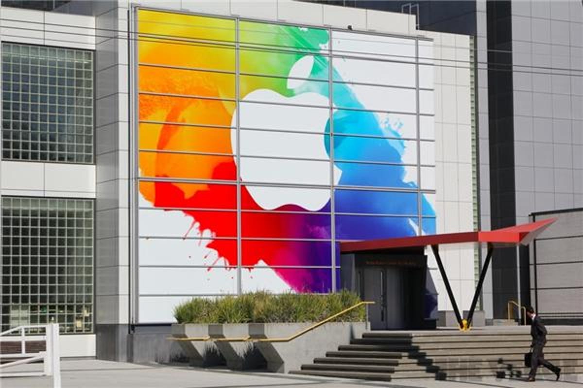 Yerba Buena Center in San Francisco decorated for Apple's March 7 Event - Jason O'Grady