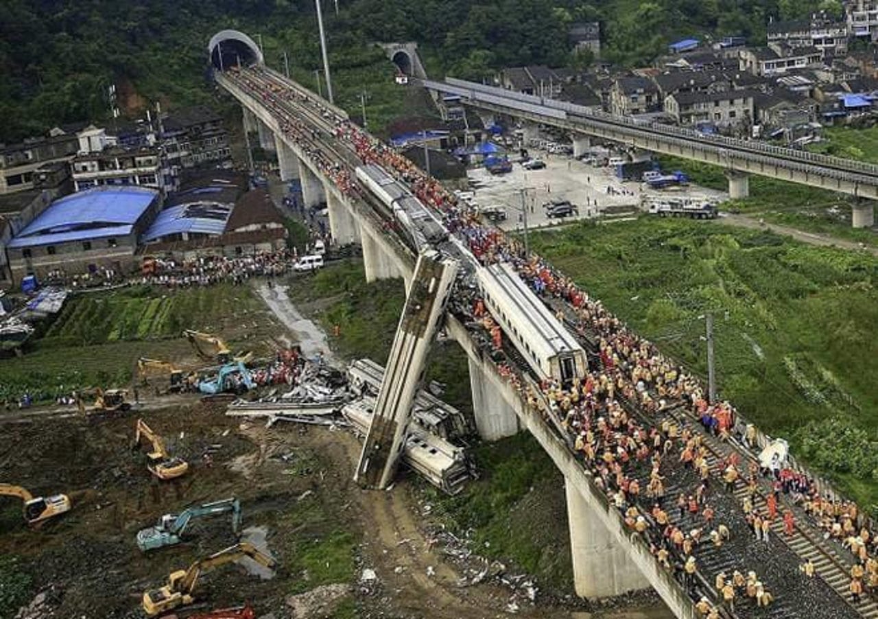 china-train-crash.jpg