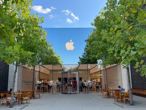 Photo de l'Apple Store prise par l'iPhone 15 Pro Max à 35mm