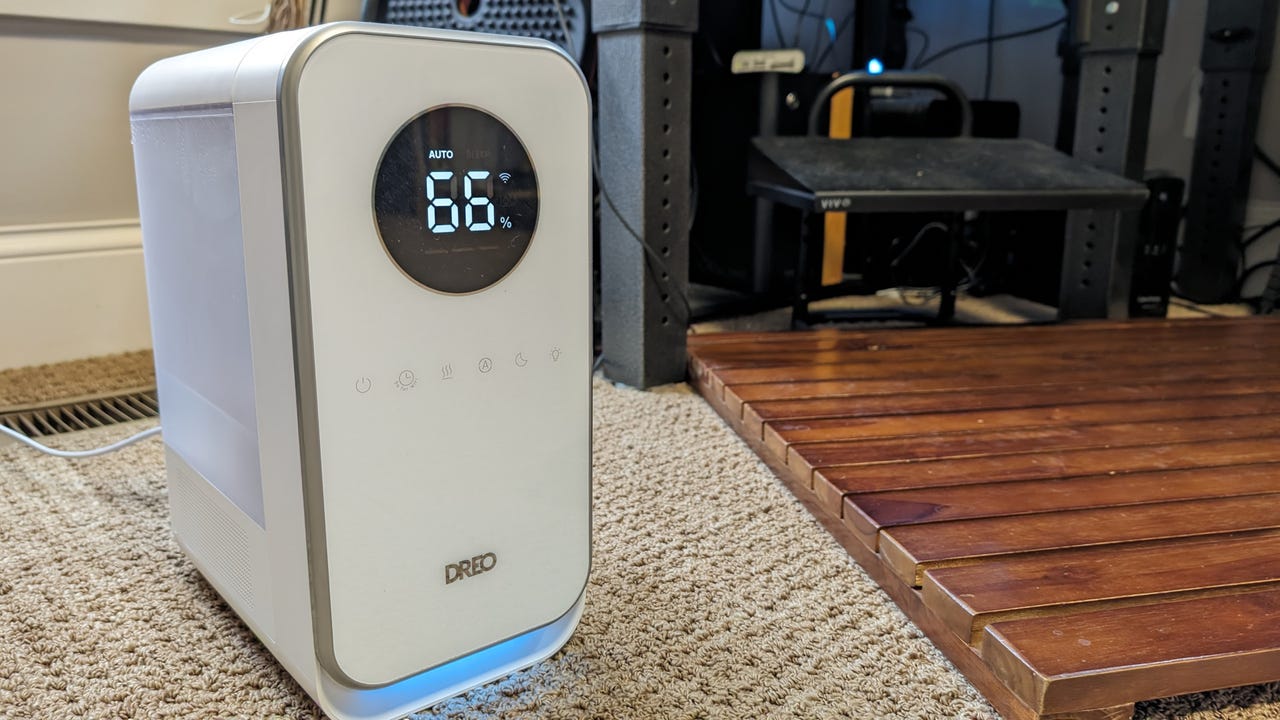 Dreo 5L Smart Humidifier in my office.