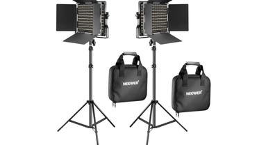 Neewer 660 LED video light and stand kit