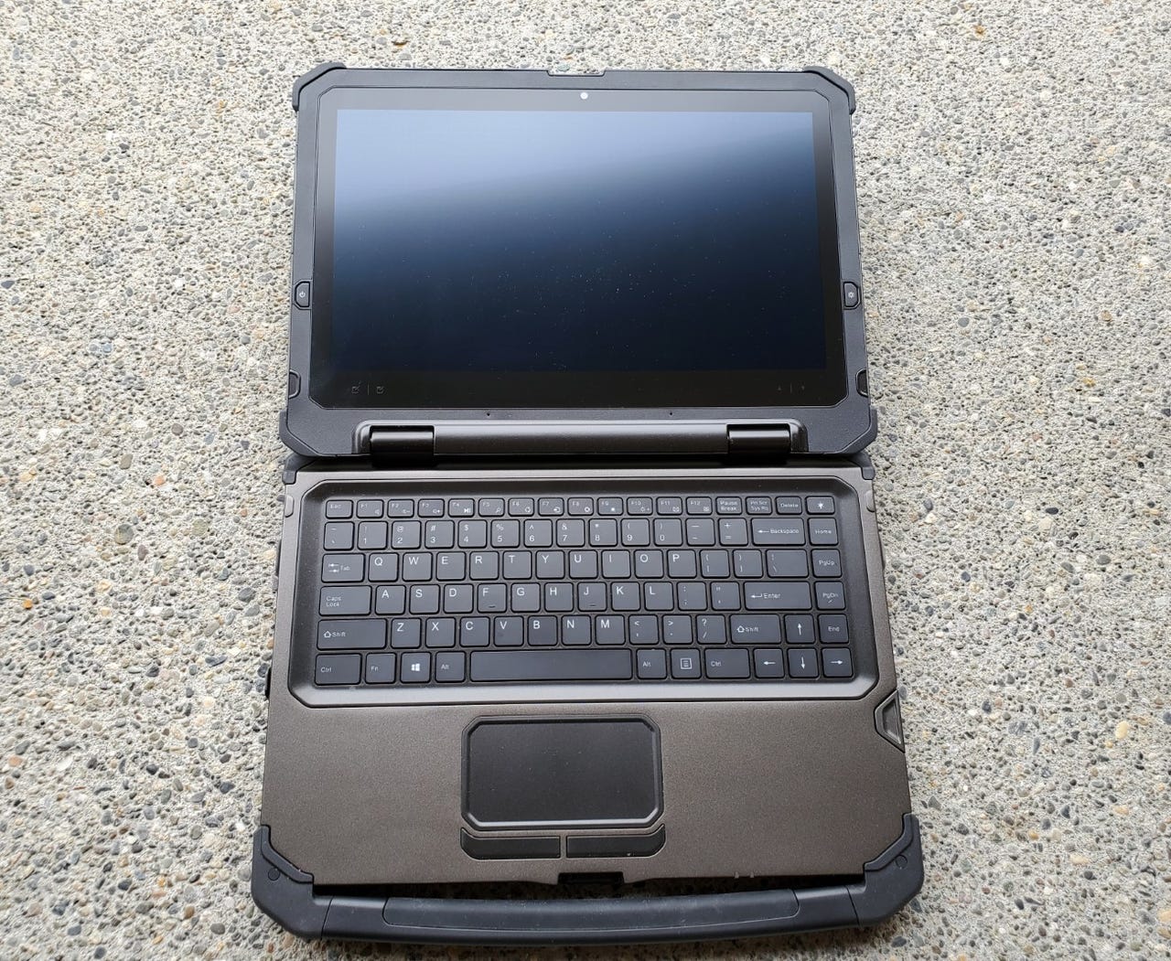 dt-lt330-rugged-laptop-11.jpg