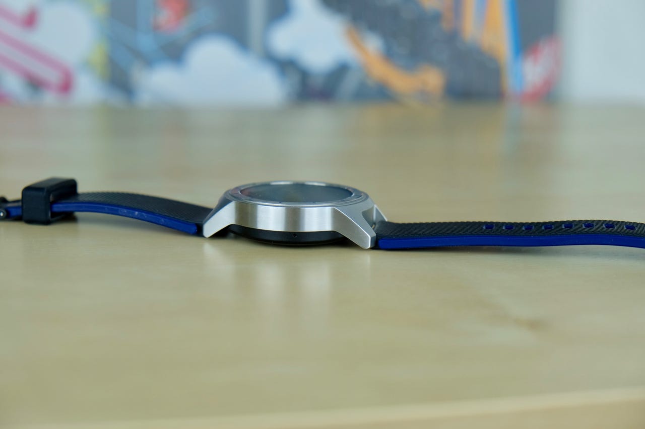 zte-quartz-smartwatch-1.jpg