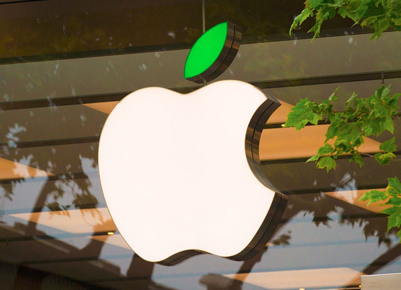 apple-logo-on-store.jpg