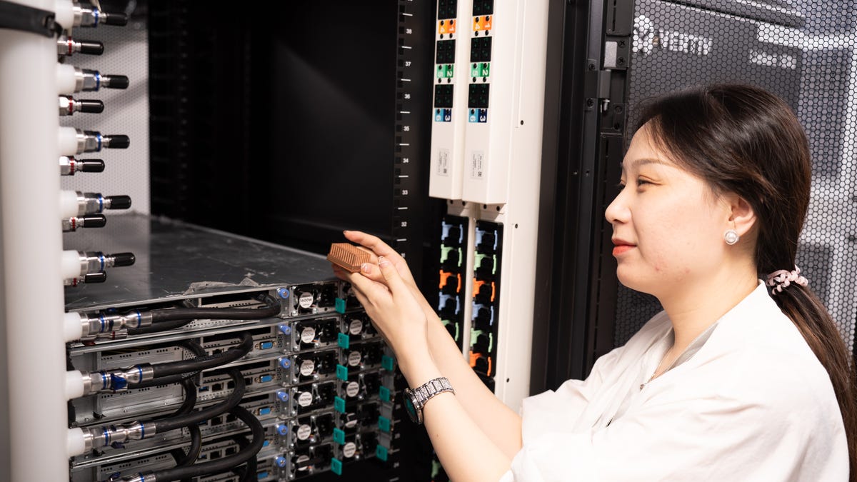 Newly operational tropical data center established in Singapore