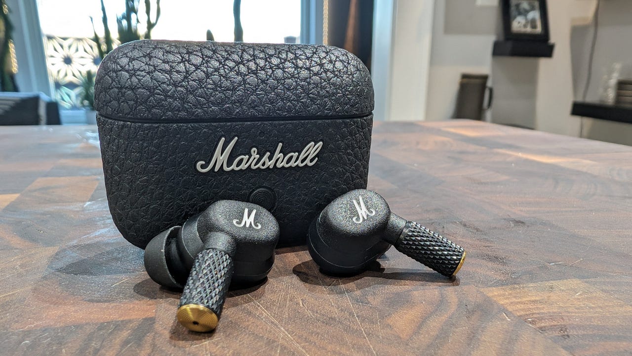 The Marshall MOTIF earbuds and case.