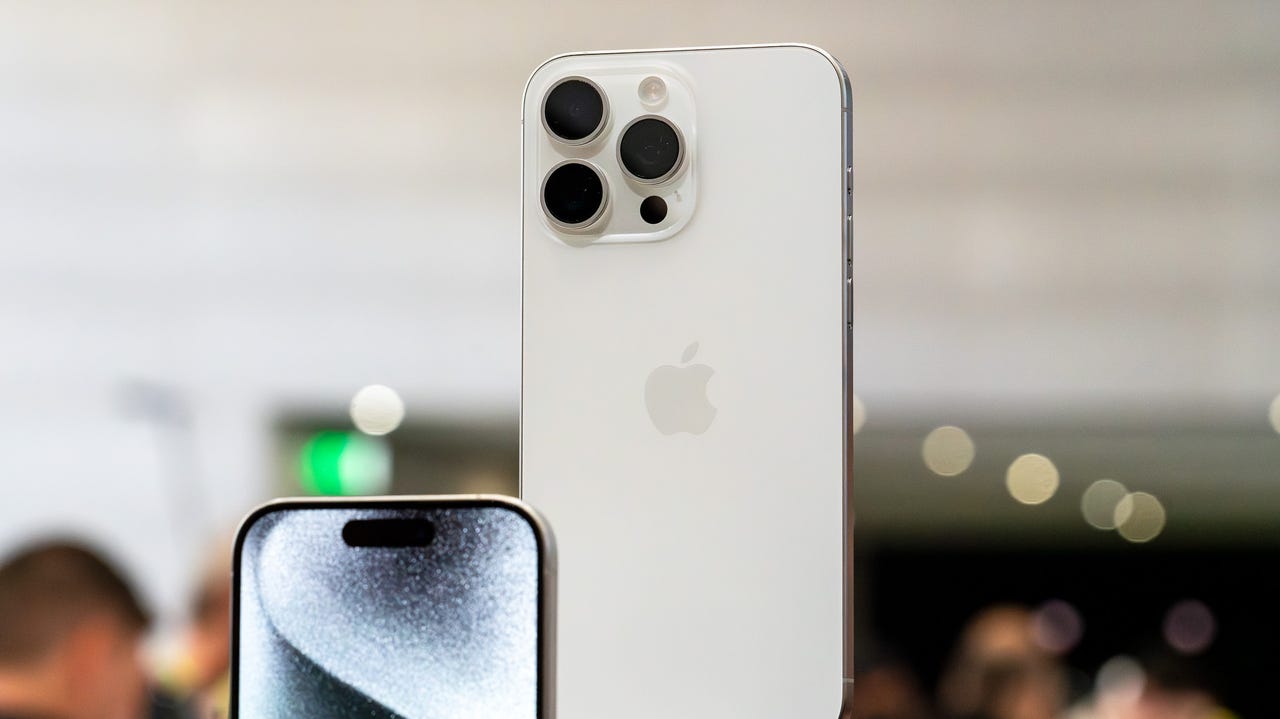 Apple iPhone 15 Pro está hecho de titanio natural