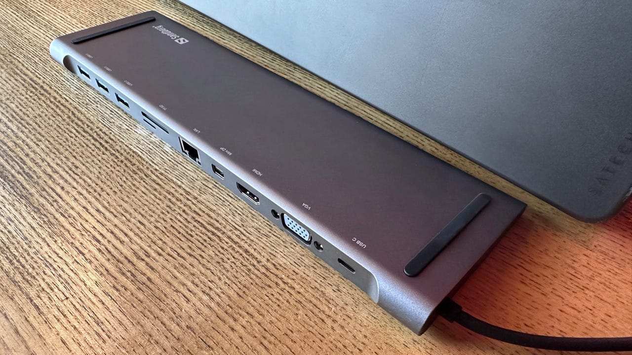 To grader Martin Luther King Junior sjækel This discreet dock transforms my laptop into a fully featured desktop PC |  ZDNET