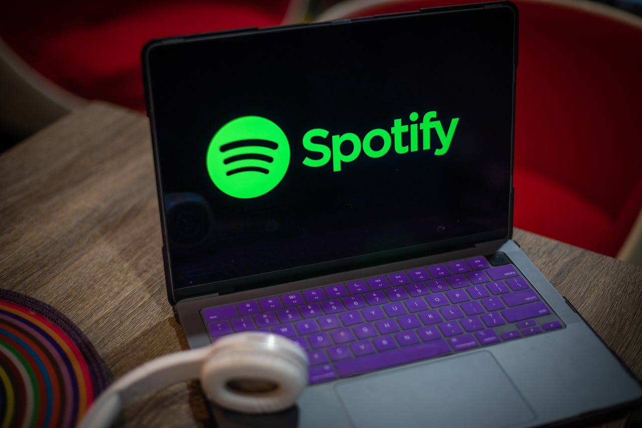 Spotify en una computadora portátil