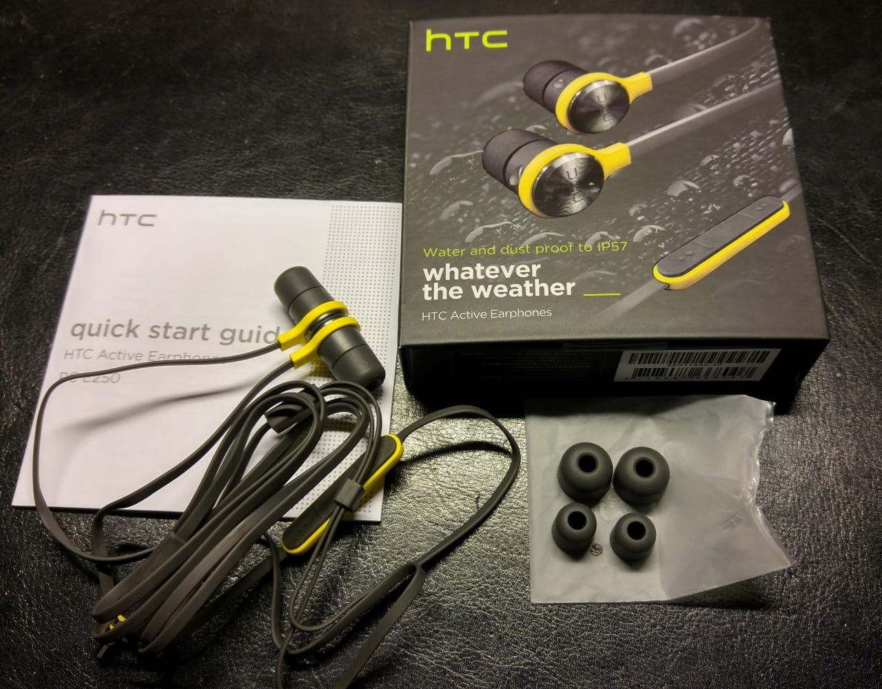 htc-active-earphones-1.jpg