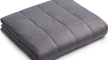 YnM Weighted Blanket for $70